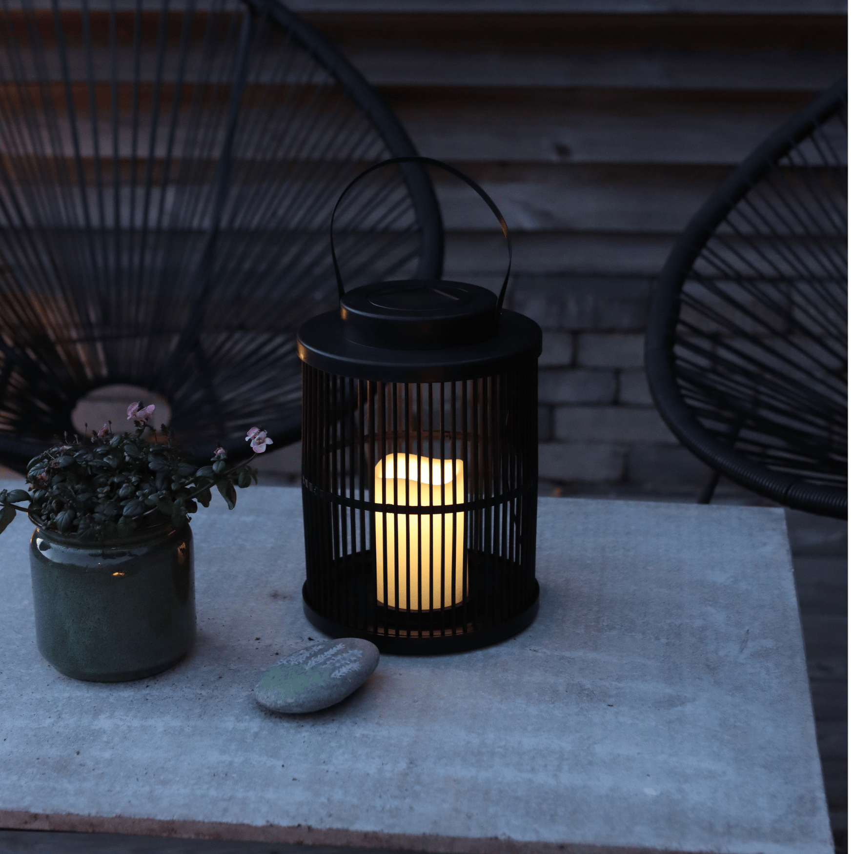 Lykta med solcell och LED-ljus