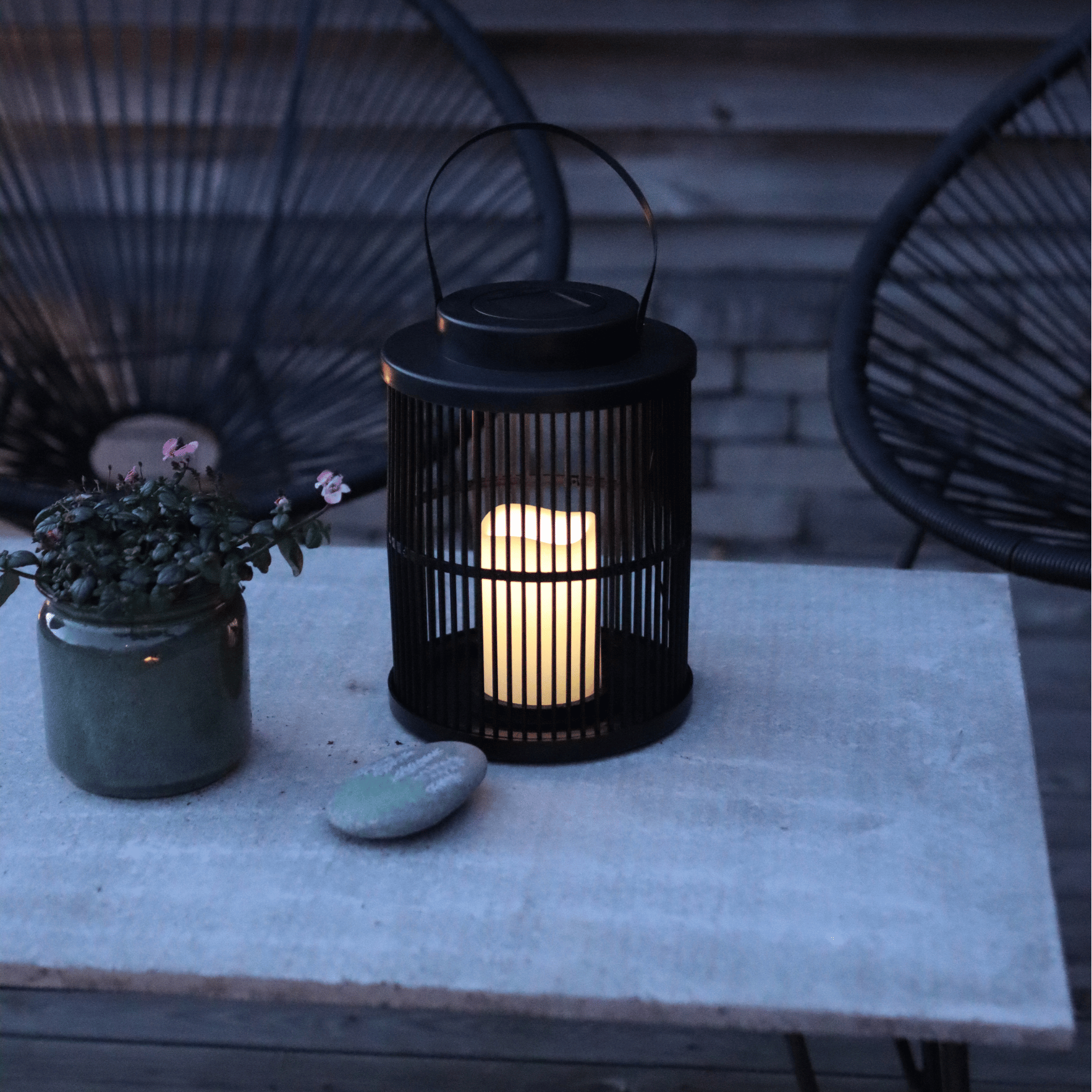 Lykta med solcell och LED-ljus