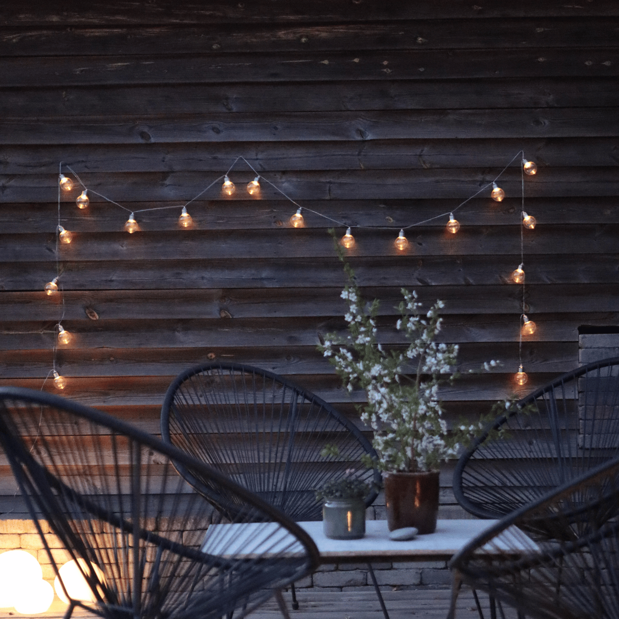 LED Solcellsdriven Ljusslinga med 20 Glödlampor